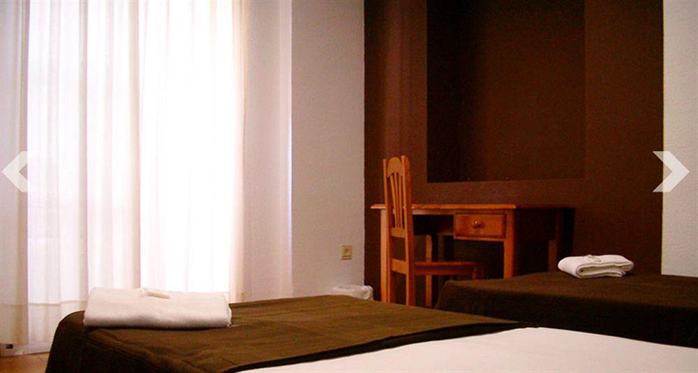 Residencia Universitaria San Jose Малага Экстерьер фото
