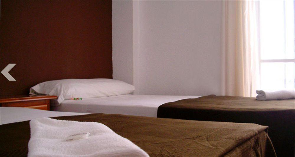 Residencia Universitaria San Jose Малага Экстерьер фото